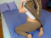 大奶豐臀戴頭巾穆斯林女在網路攝影機表演中